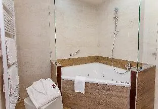 Mamaison Andrassy מלון בודפשט