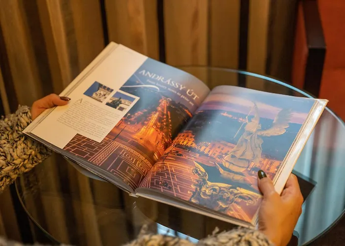 Mamaison Andrassy מלון 4*