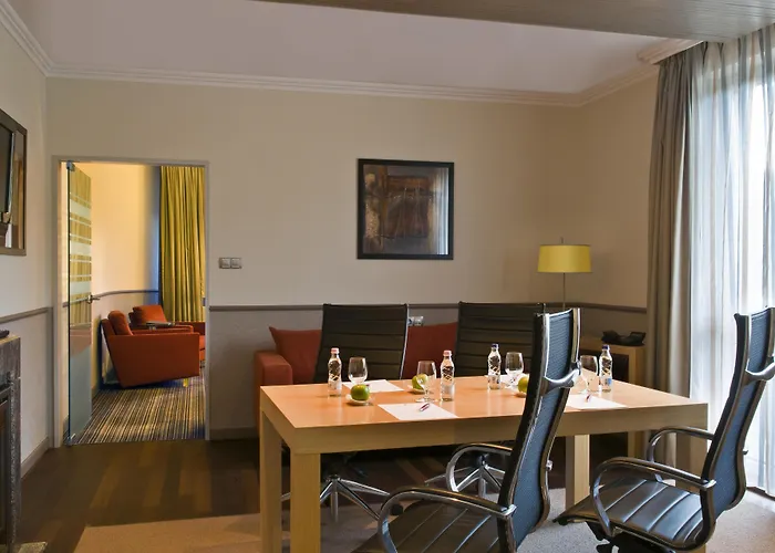 Mamaison Andrassy מלון 4*