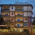 Mamaison Andrassy 4*