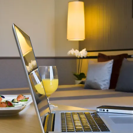 Mamaison Andrassy 4*