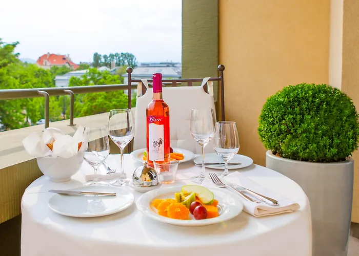 Mamaison Andrassy Hotel 4*