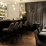 Mamaison Andrassy 4*